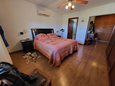 vende chacra de 108 hectareas con casa de 6 dormitorios en pueblo eden. - ndm23032h