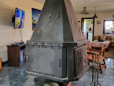 vende chacra de 108 hectareas con casa de 6 dormitorios en pueblo eden. - ndm23032h