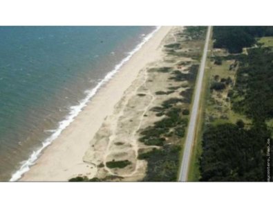 Vende chacra con costa en Punta del Este.