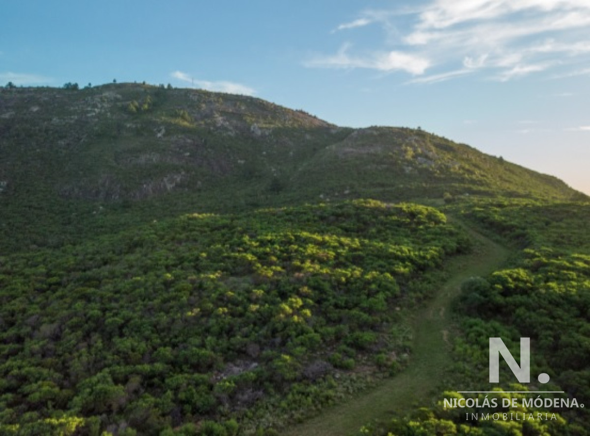 Chacras turisticas en falda de cerro en Piriapolis con hermosas vistas - GoPunta - Portal Inmobiliario de Punta del Este - Maldonado