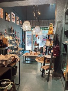 excelentes locales con renta en ciudad vieja - montevideo - ndm22670l