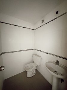 excelentes locales con renta en ciudad vieja - montevideo - ndm22670l