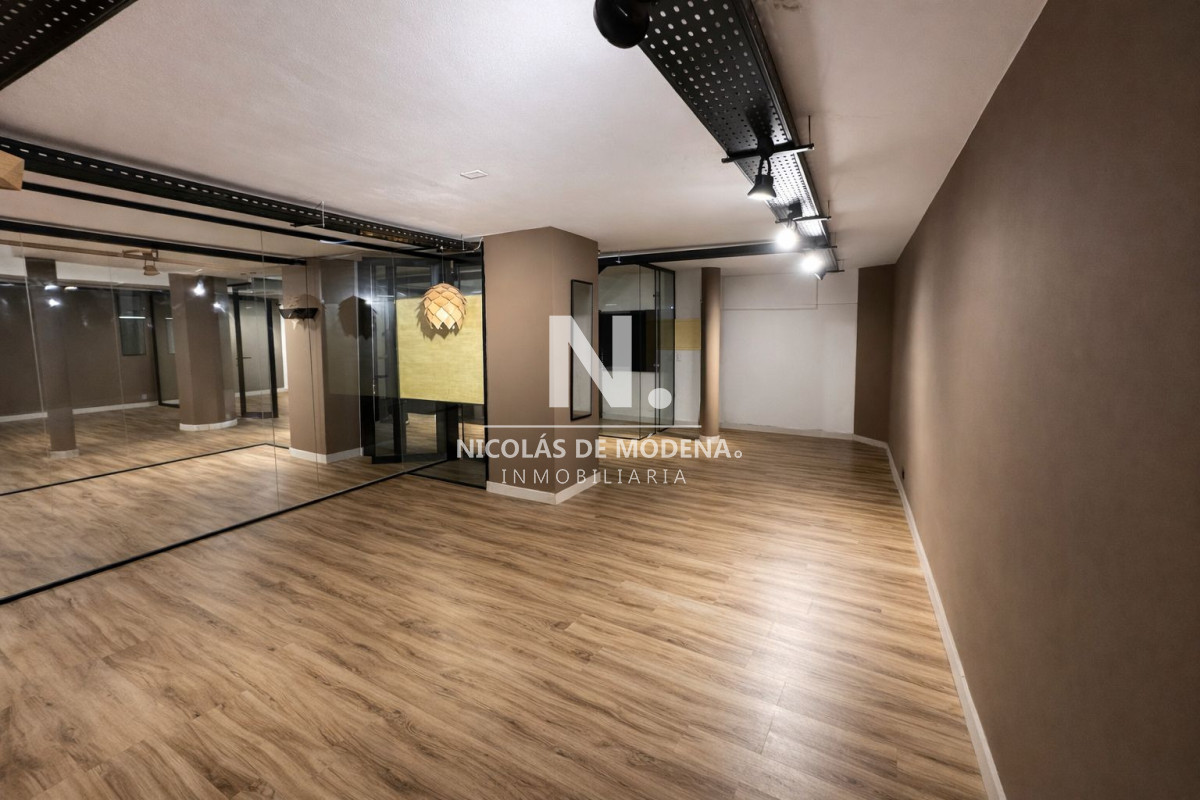 ALQUILER Local comercial + oficinas de 154 m² - NDM29805L