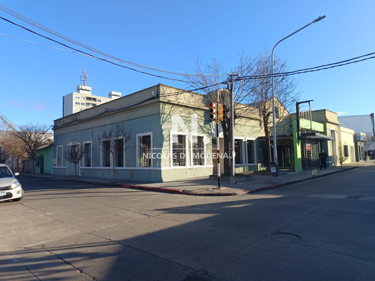 Gran local comercial esquinero en alquiler - NDM27579L