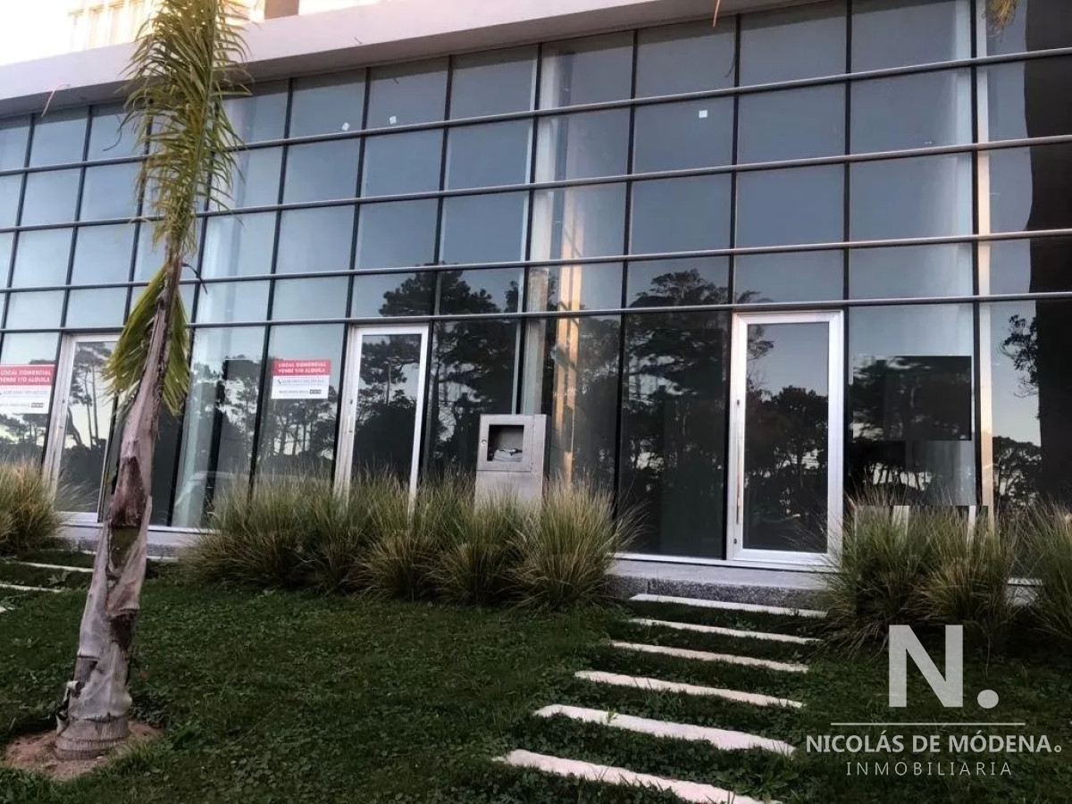 Venta de local en Punta del Este.