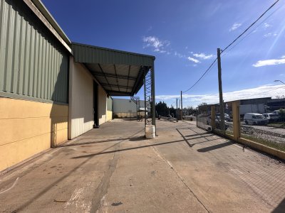 Vende Local , Galpón , Barrio San Fernando, Maldonado 