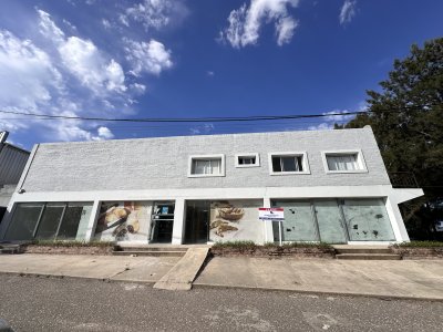 Oportunidad de inversión. Vendemos locales comerciales en Maldonado 
