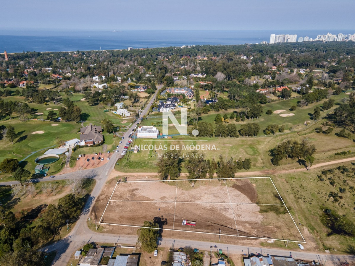 Oportunidad de inversion, terreno frente al Golf. - NDM7085T