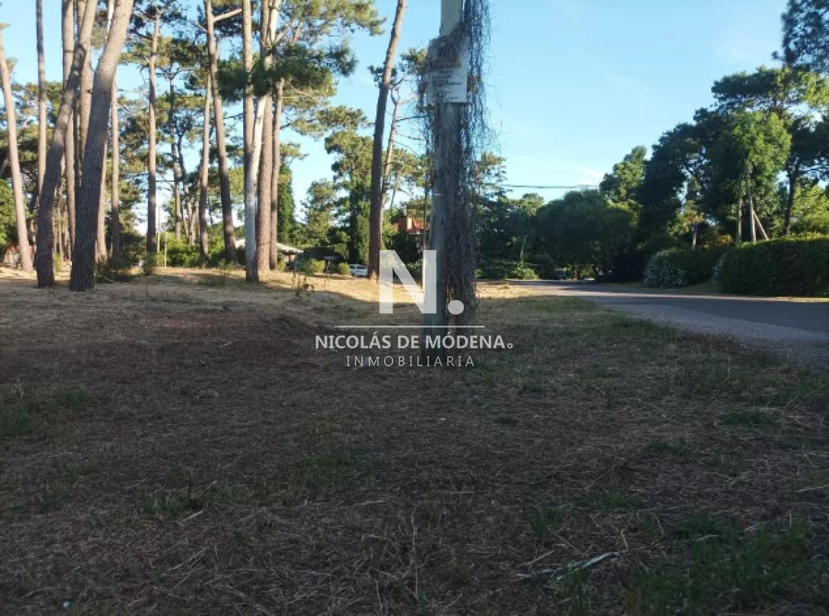 En venta terreno esquinero, en Punta del Este.