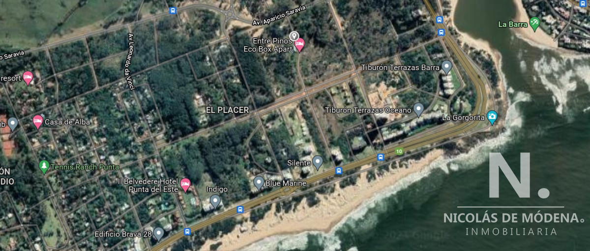 Oportunidad en venta. Terreno cerca del Surfside en Playa Brava. 