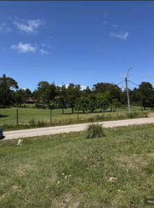 Vende lote terreno sobre el campo de Golf, Punta del Este