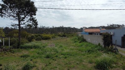 En venta terreno en Playa Mansa.