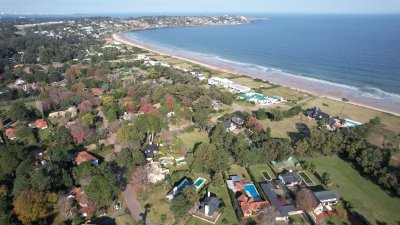 Lote sobre Ruta Interbalnearia en venta en Solanas - Punta del Este