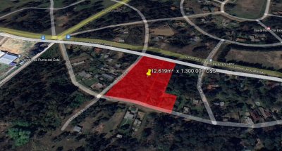 En venta terreno en Isabel de Castilla.