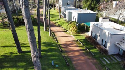 En Pinares, Punta del Este vende terreno ideal para inversión 