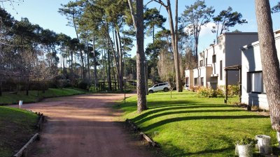 En venta en Pinares Punta del Este,  terreno ideal para inversión 