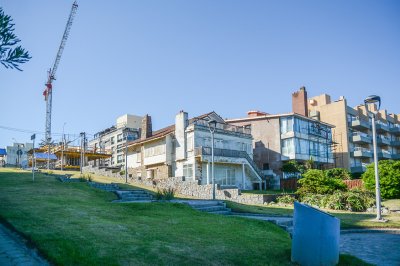 Espectacular lote frente al mar, ideal inversores