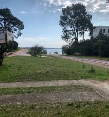 Gran terreno esquinero en venta.