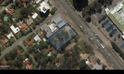 EXCELENTE LOTE EN ESQUINA. IDEAL INVERSIÓN / DESARROLLO. UNICO !!!