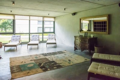 Vende apartamento en Edificio Be House, unidad de 2 dormitorios, Punta del Este  - NDM14206A