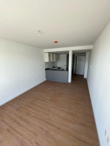 Venta Apartamento de 1 Dormitorio con gran Patio en Malvin. Montevideo! - NDM23093A