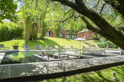 Vende apartamento en Edificio Be House, unidad de 2 dormitorios, Punta del Este  - NDM14206A