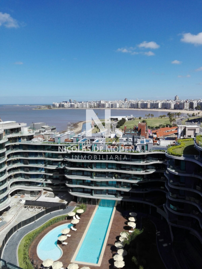 Forum Puerto del Buceo frente al mar. Apartamento de 3 dormitorios en suite