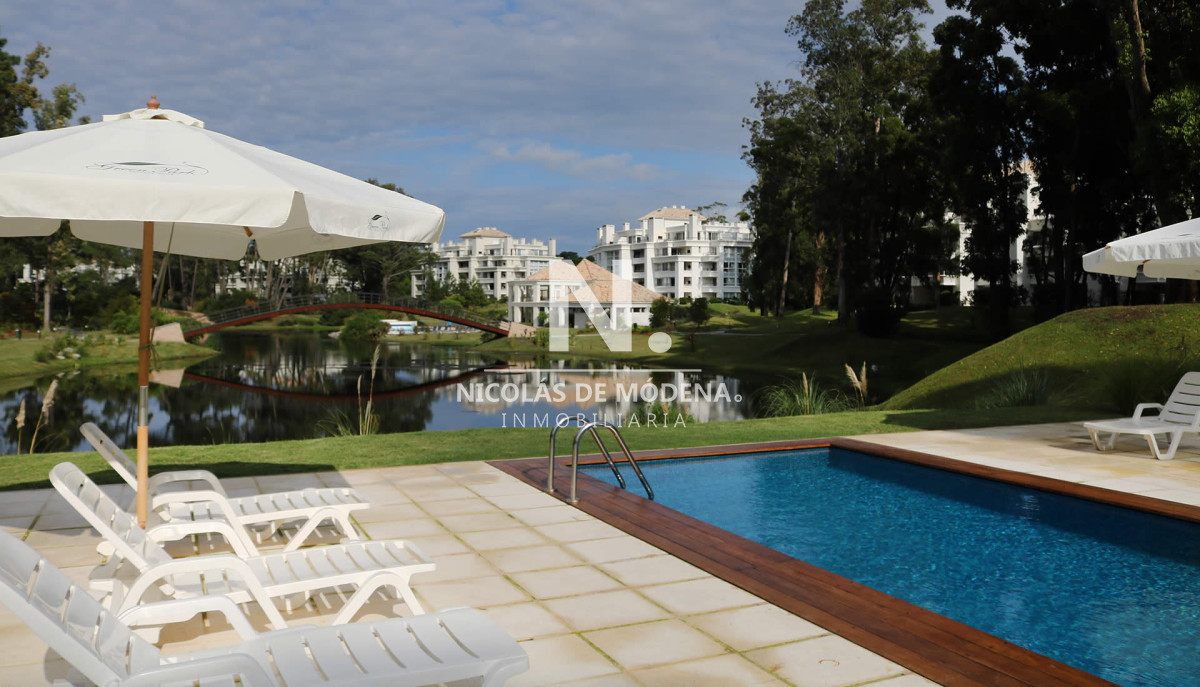 Vende apartamento de 1 dormitorio en Green Park, Solanas  - NDM9571A