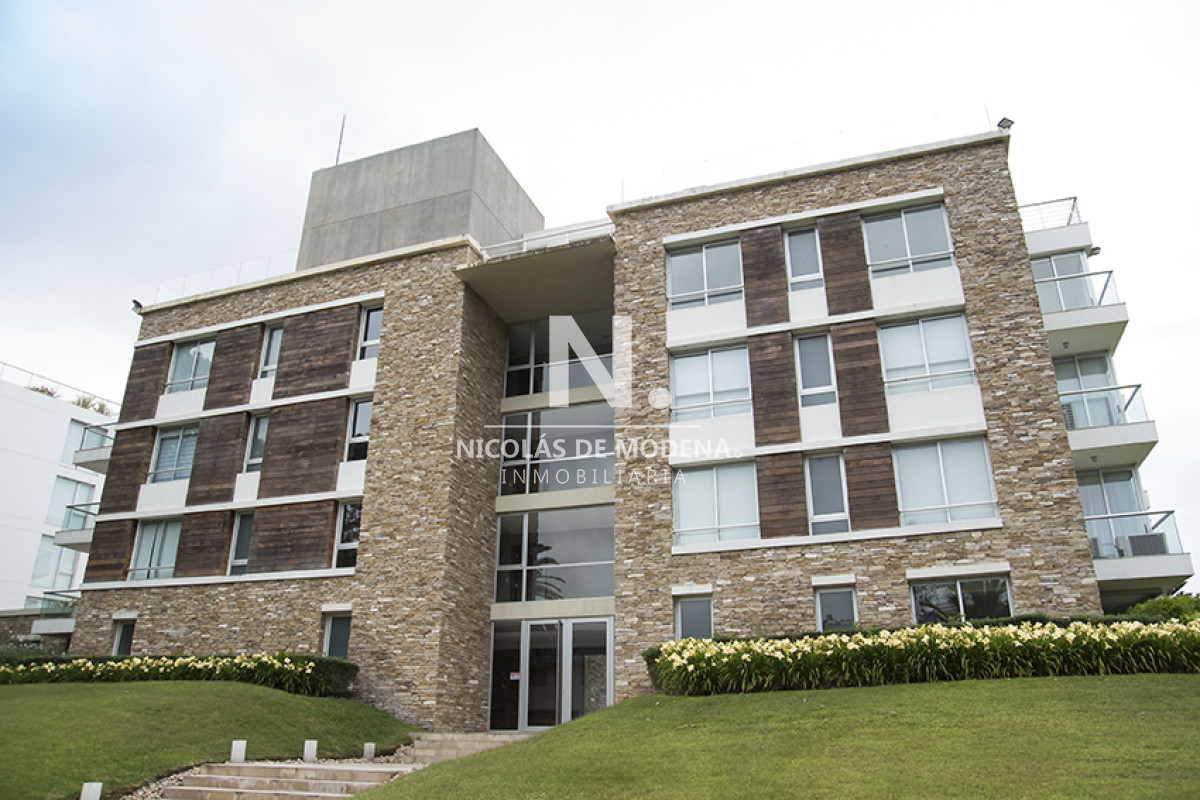 Departamento en venta en torre de categoría