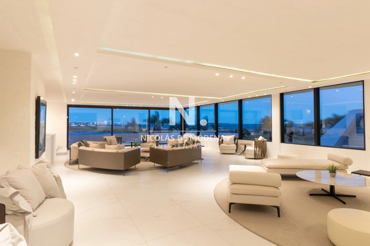 Exclusivo Apartamento en Venta de 2 dormitorios en Mansa, Punta del Este - NDM30576A