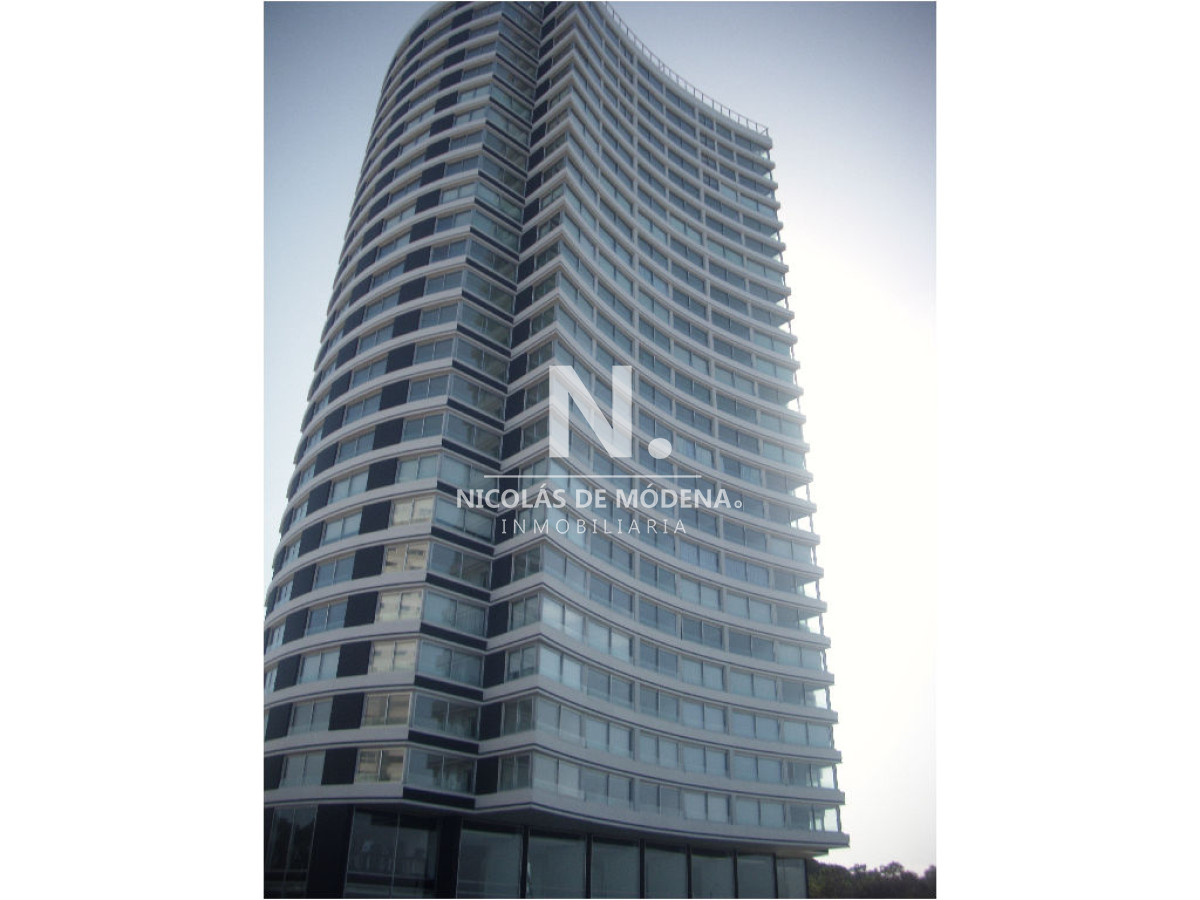 Vende apartamento en Tiburon III, Playa Brava, Punta del Este  - NDM15278A