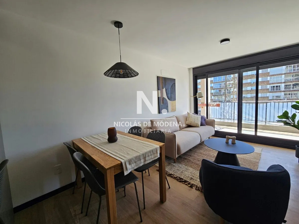 Venta Apartamento de 1 dormitorio Con Ubicacion Estrategica en Parque batlle,Montevideo! - NDM27488A