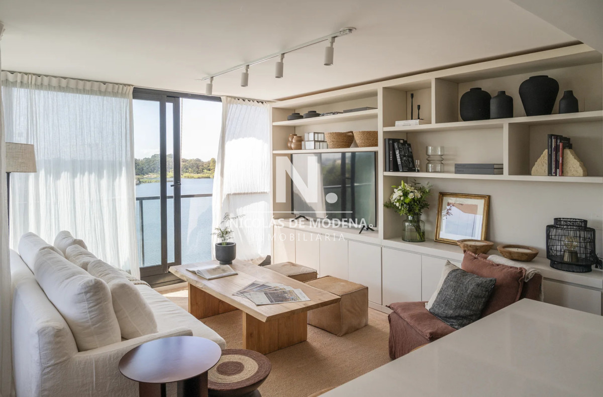 Venta Apartamento de 2 Dormitorios Piso Alto en Barra de Carrasco. - NDM29702A