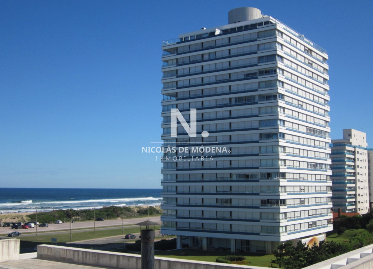 Increíble departamento en Punta Del Este - NDM2573A
