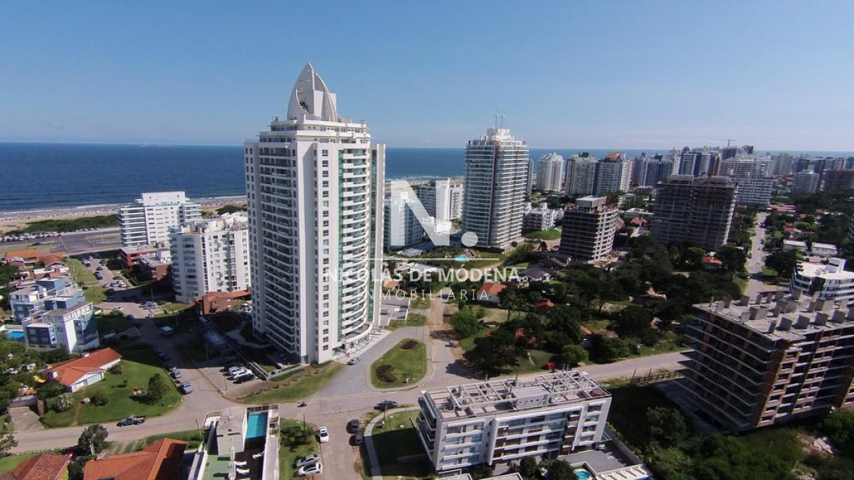 Apartamento en Venta de 2 dormitorios en Playa Brava , Punta del este  - NDM2641A