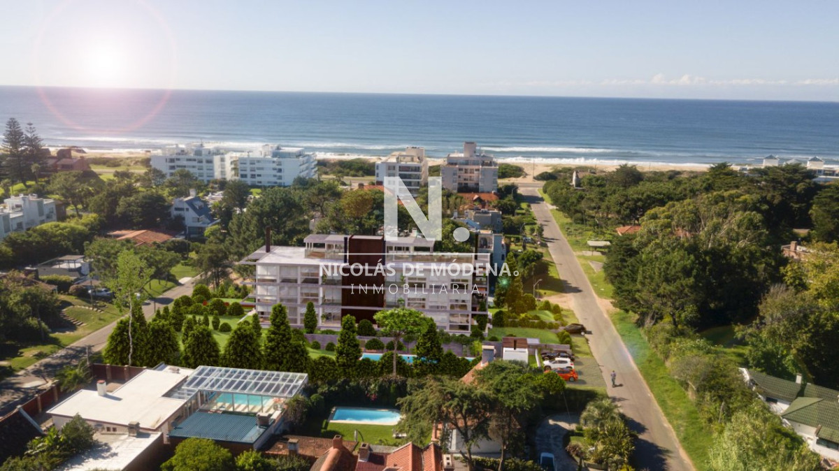Espectacular apartamento en venta de 2 dormitorios frente al mar en Brava, Punta del Este. - NDM8900A