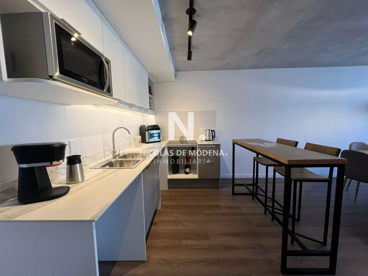 Venta Apartamento 2 Dormitorios y 2 Baños con Renta en Pocitos. - NDM25488A