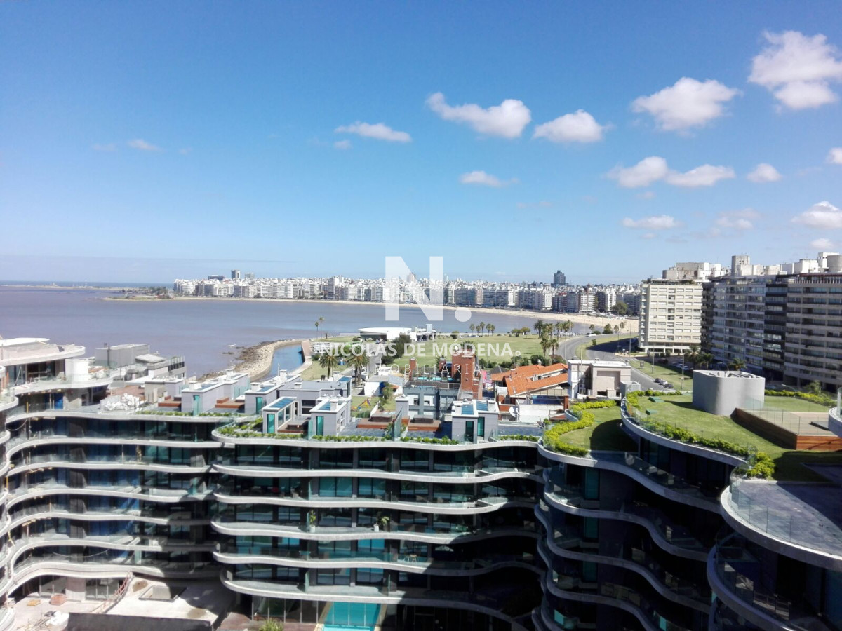 Forum Puerto del Buceo frente al mar, Apartamento de 3 dormitorios en suite