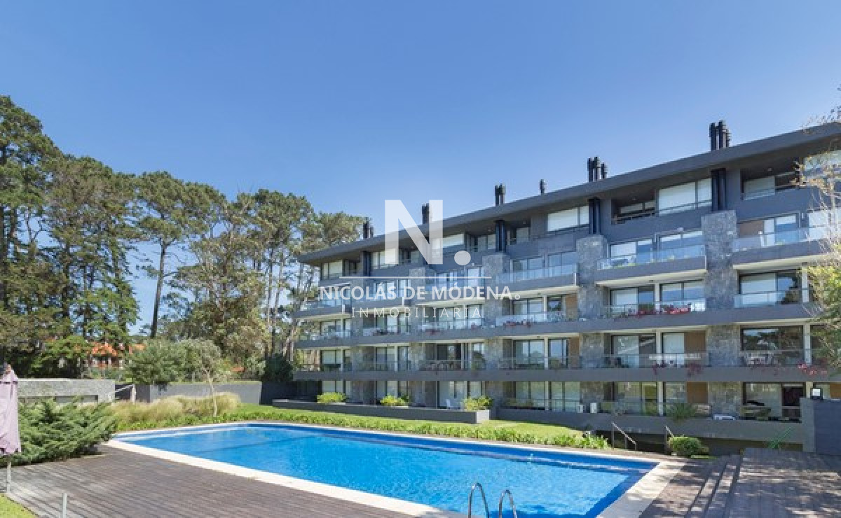 Apartamento en Edificio con servicios y parrillero propio - NDM26940A