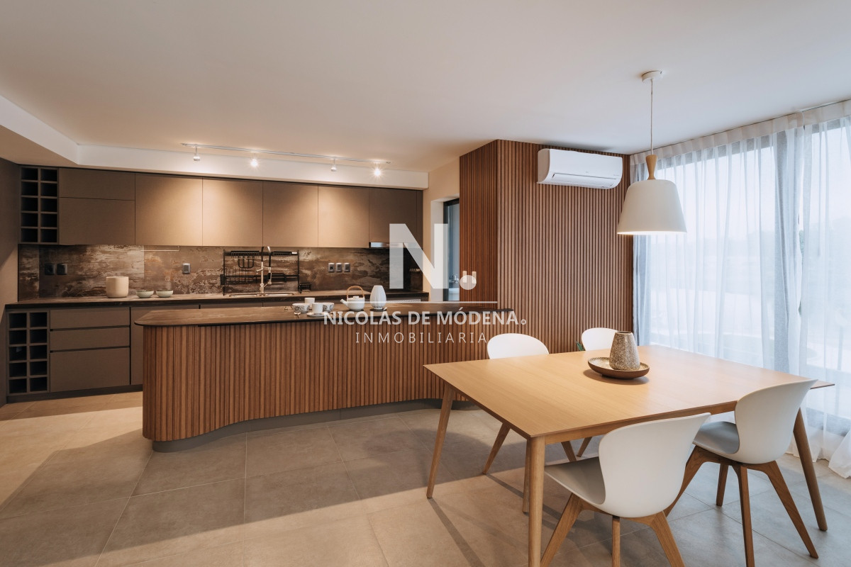 Exclisivo apartamento de 3 Dormitorios en Carrasco . Montevideo - NDM23950A