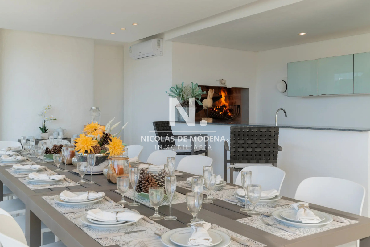 Exclusivo Apartamento en Venta de 2 dormitorios en Poseidón Laguna Torre Laguna Mansa, Punta del Este - NDM30575A