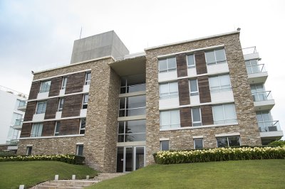 Departamento en venta en torre de categoría