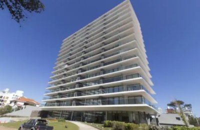 Monoambiente en con terraza en Edificio Chronos  , Punta del este 