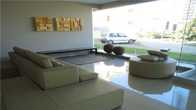 Apartamento de 3 dormitorios en Playa Brava, Punta del Este