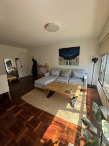 Apartamento en Venta de 2 dormitorios en Pocitos con Excelente Ubicación 