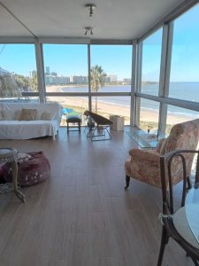 Apartamento de 1 Dormitorio en Pocitos frente al Mar