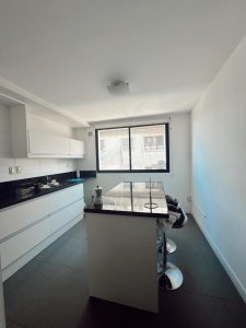 Apartamento de 2 Dormitorios con RENTA en Ciudad Vieja - Montevideo
