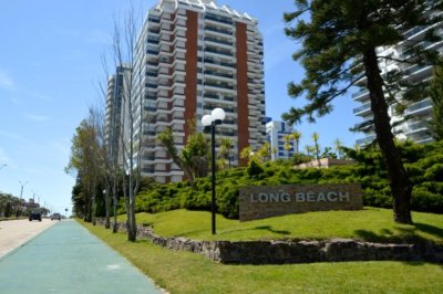 En venta Apartamento en Brava de 1 dormitorio y medio.