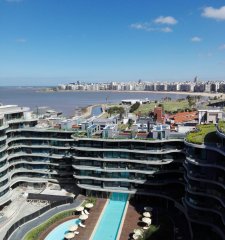 Forum Puerto del Buceo frente al mar. Apartamento de 3 dormitorios en suite