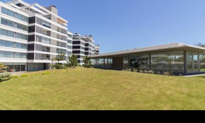 En venta apartamento en Brava Punta del Este de 3 dormitorios.